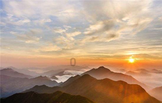 胡歌在青海西藏被偶遇骑行、捡垃圾,胡歌:置身大自然感知自我渺小,会特别放松、平静,从而被治愈