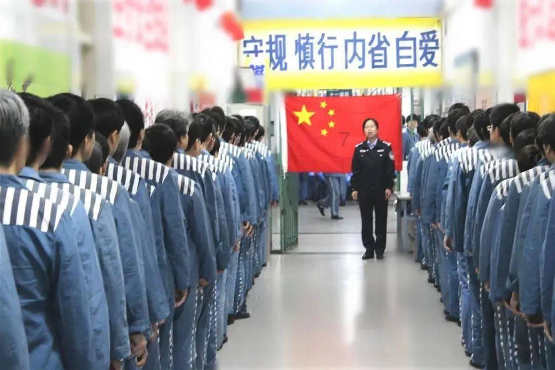 《云顶之弈》合装备方法介绍