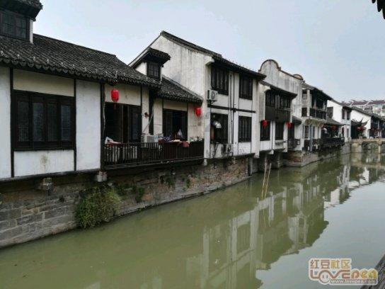 一场“反邪”主题的书法文艺志愿服务在杭师大进行