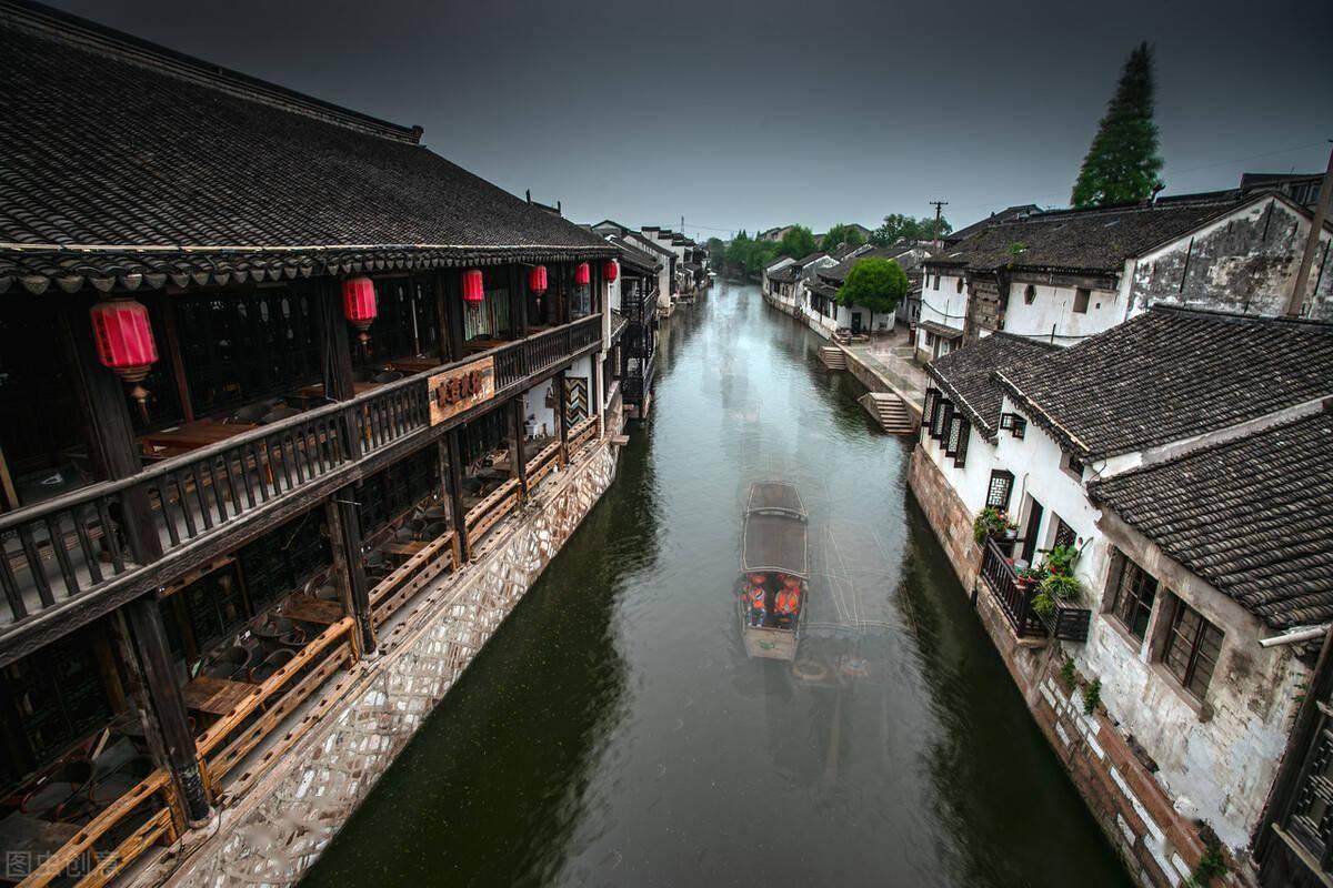 单身，忙碌，无社交。如何脱单呢？游戏画面